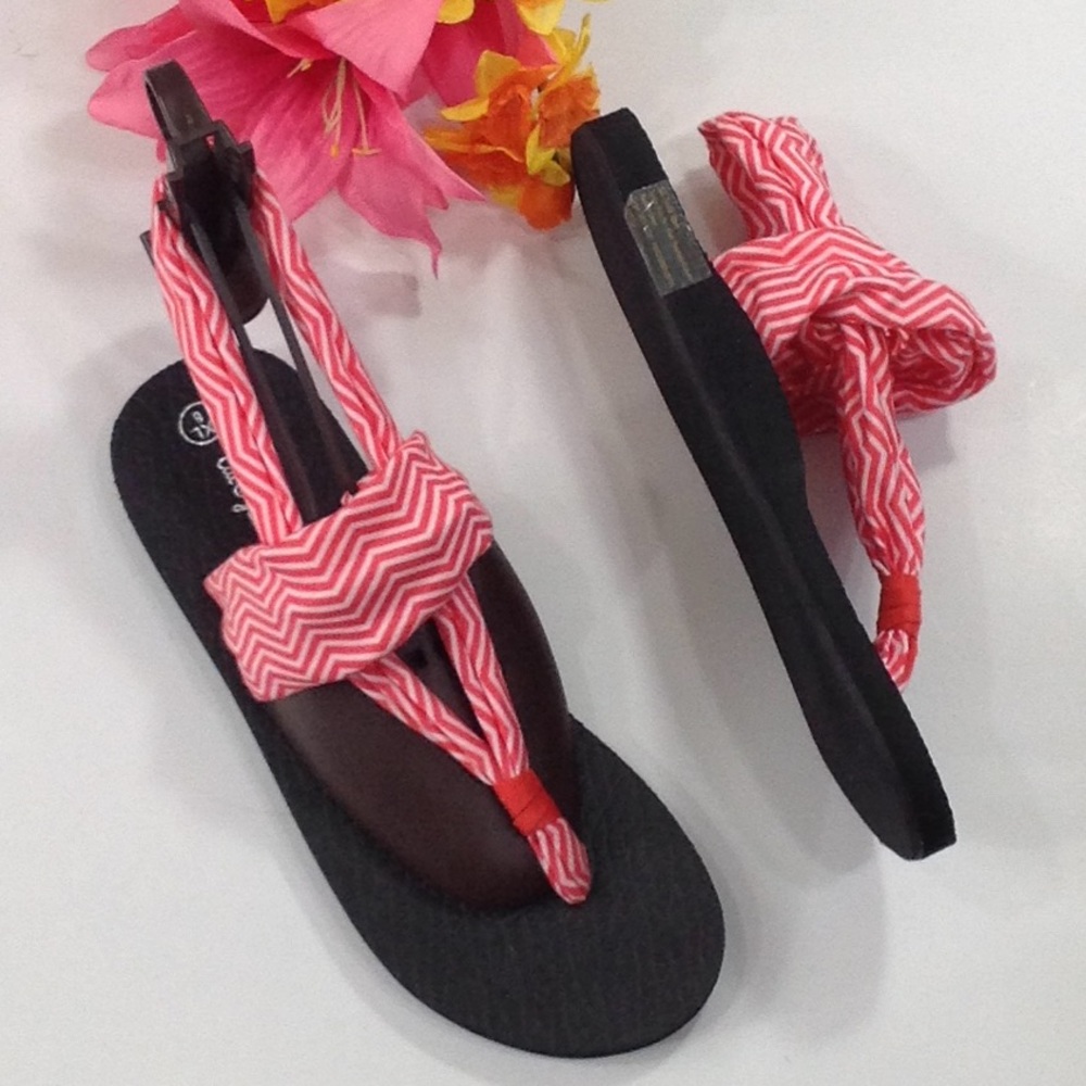 Cat & Jack Elastic and Fabric Size XL 6 Sandals